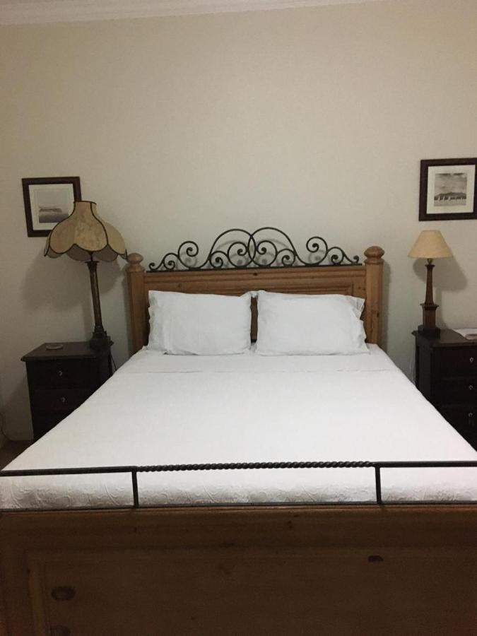 Villa Serena Bed & Breakfast Ембу Екстериор снимка