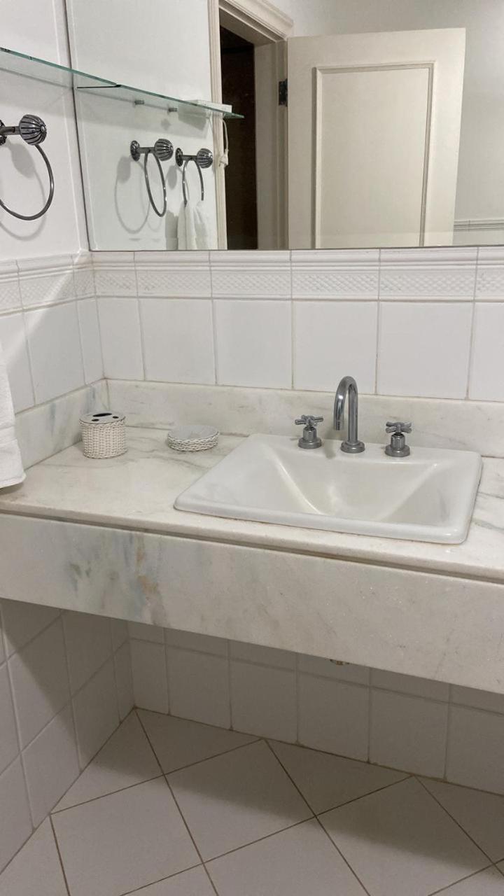 Villa Serena Bed & Breakfast Ембу Екстериор снимка