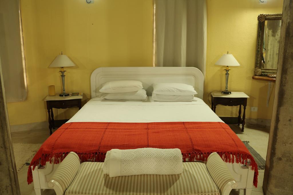 Villa Serena Bed & Breakfast Ембу Екстериор снимка
