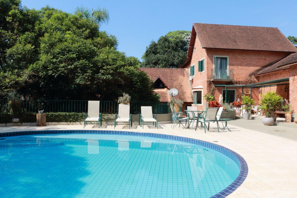 Villa Serena Bed & Breakfast Ембу Екстериор снимка